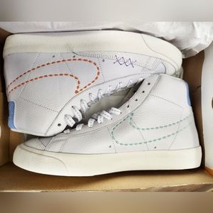 WOMEN'S NIKE BLAZER MID '77 SE 101 CASUAL SHOES